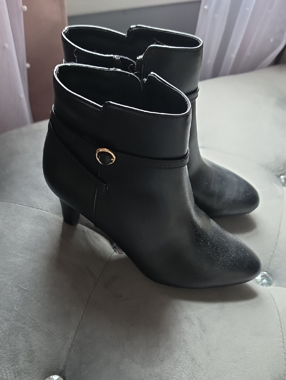 LifeStride Black Ankle Booties with Gold Accent New Witout Tags. Never Worn
